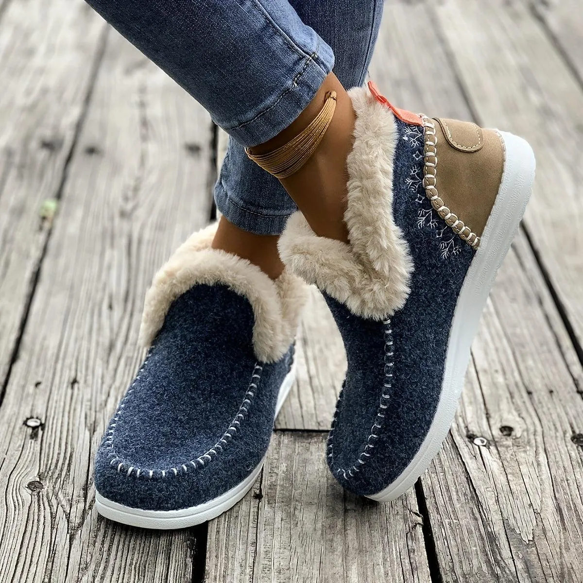 Women's Flat Furry Shoes: Essential Cozy Sneakers for Winter Outings