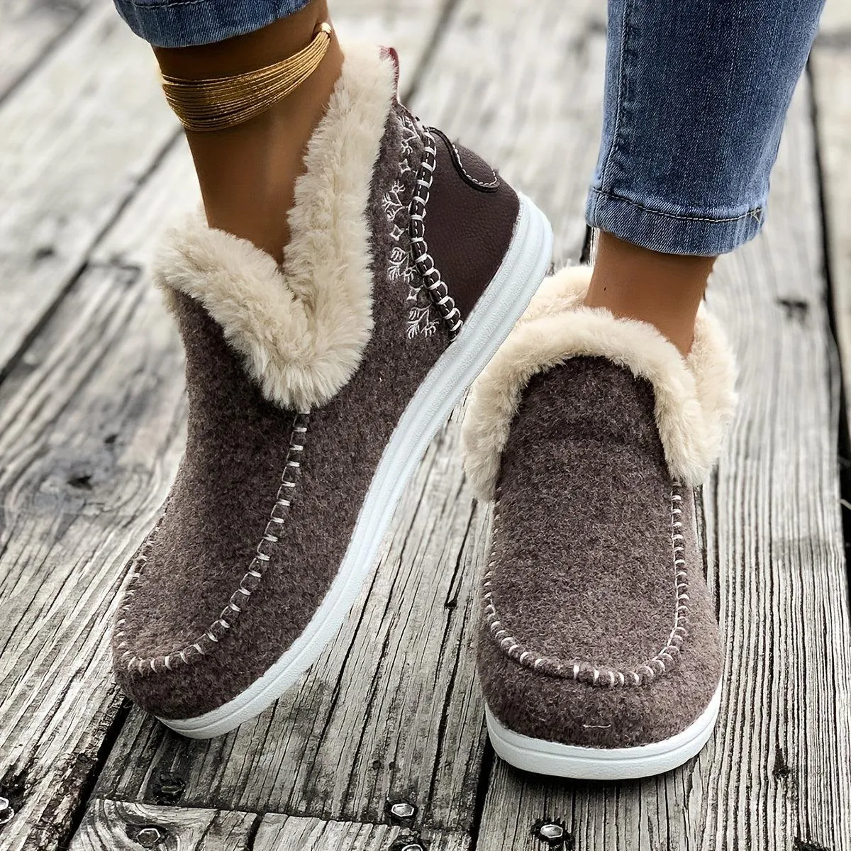 Women's Flat Furry Shoes: Essential Cozy Sneakers for Winter Outings