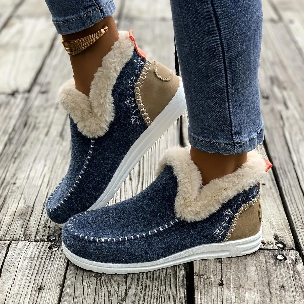 Women's Flat Furry Shoes: Essential Cozy Sneakers for Winter Outings